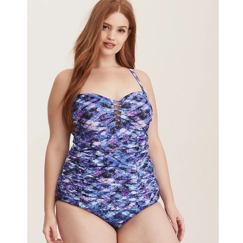 Torrid 0 GEO SPACE LATTICE RUCHED TANKINI TOP